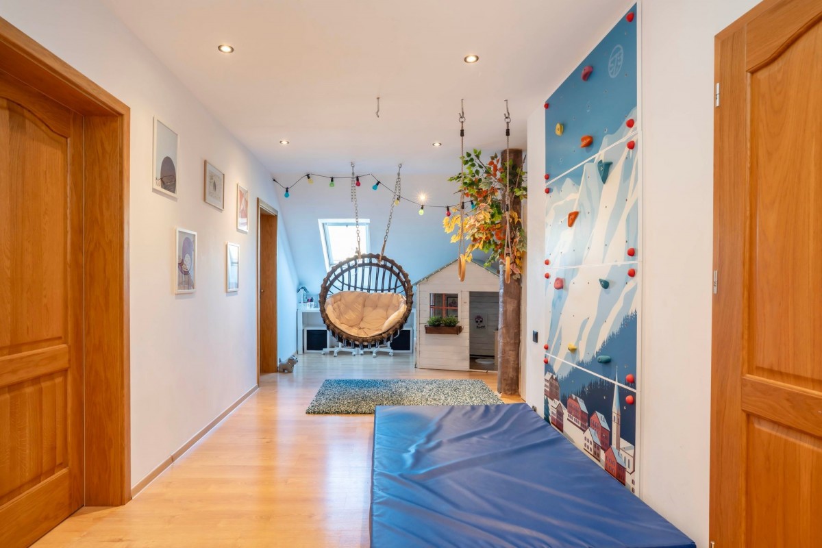 Haus - 7 Zimmer - 197 m² - Golkowice