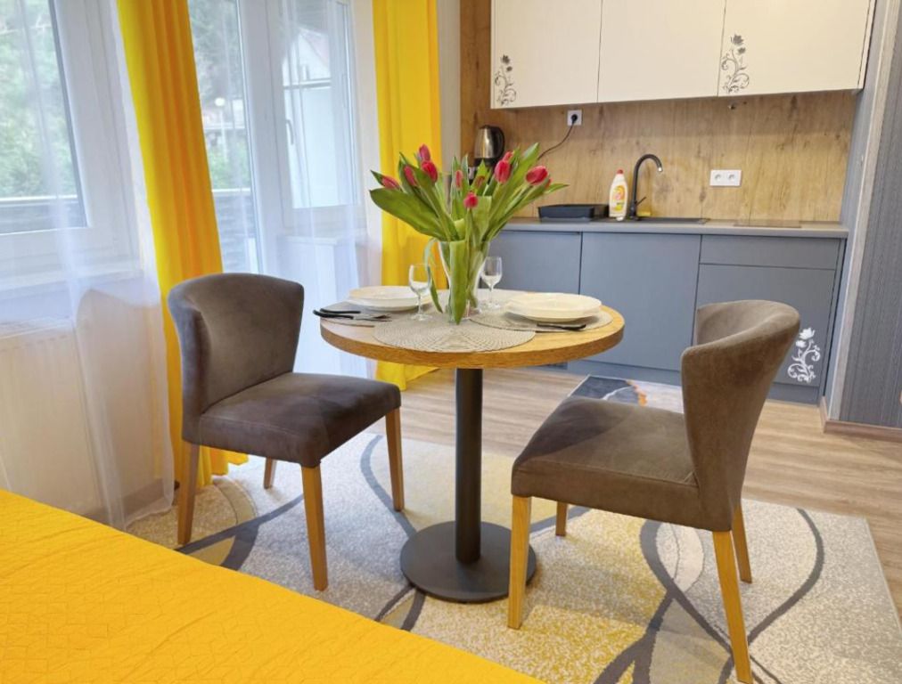 Apartment - 2 rooms - 32 m² - elevator - small forest