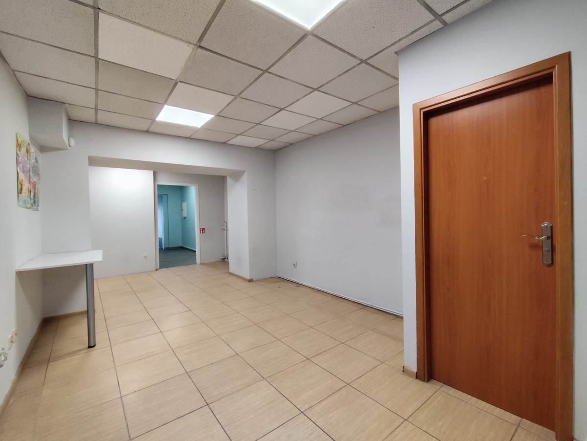 Локал - 4 комнаты - 81 м² - ул. Гливицкая Бытом