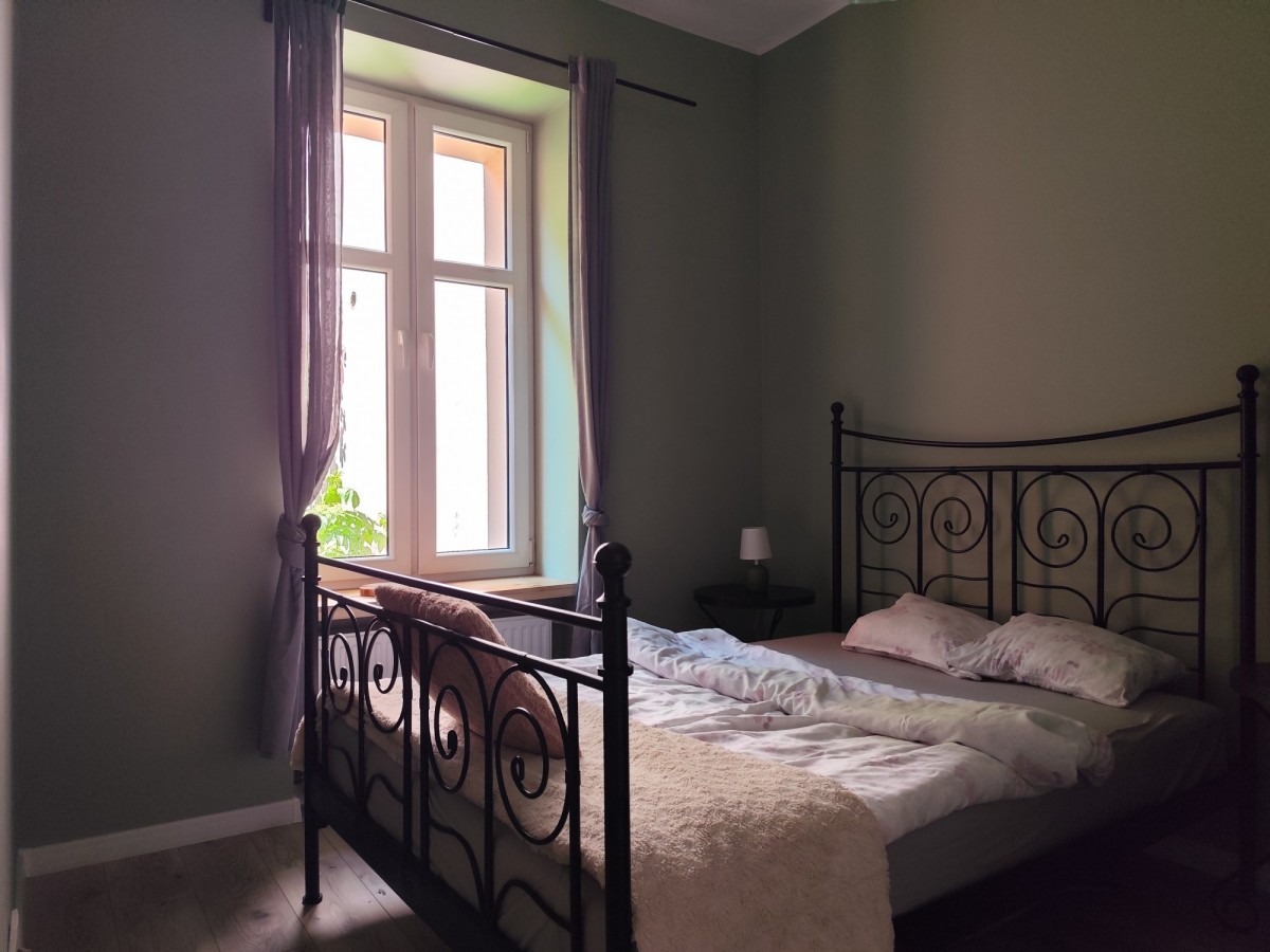 Квартира - 2 комнаты - 32 м² - ул. Катовицка Битом