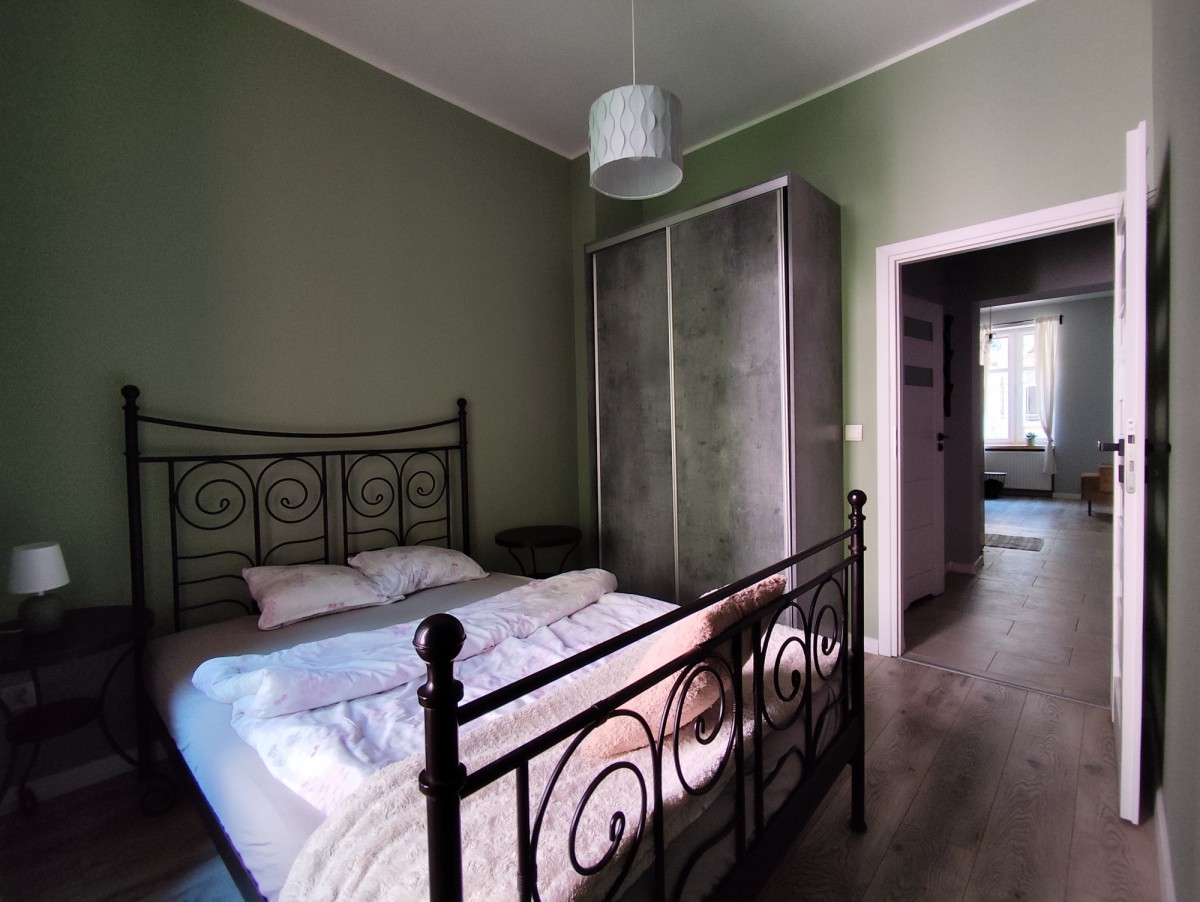 Квартира - 2 комнаты - 32 м² - ул. Катовицка Битом