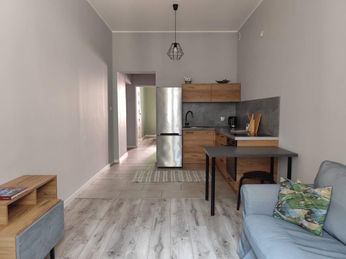 Квартира - 2 комнаты - 32 м² - ул. Катовицка Битом