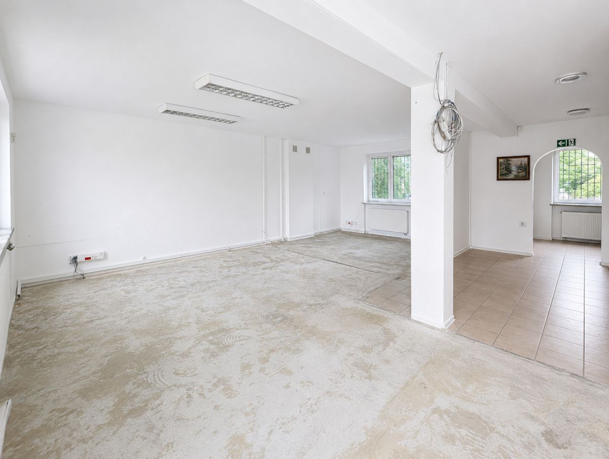House - 8 rooms - 398 m² - Lecha Street Warsaw Targówek
