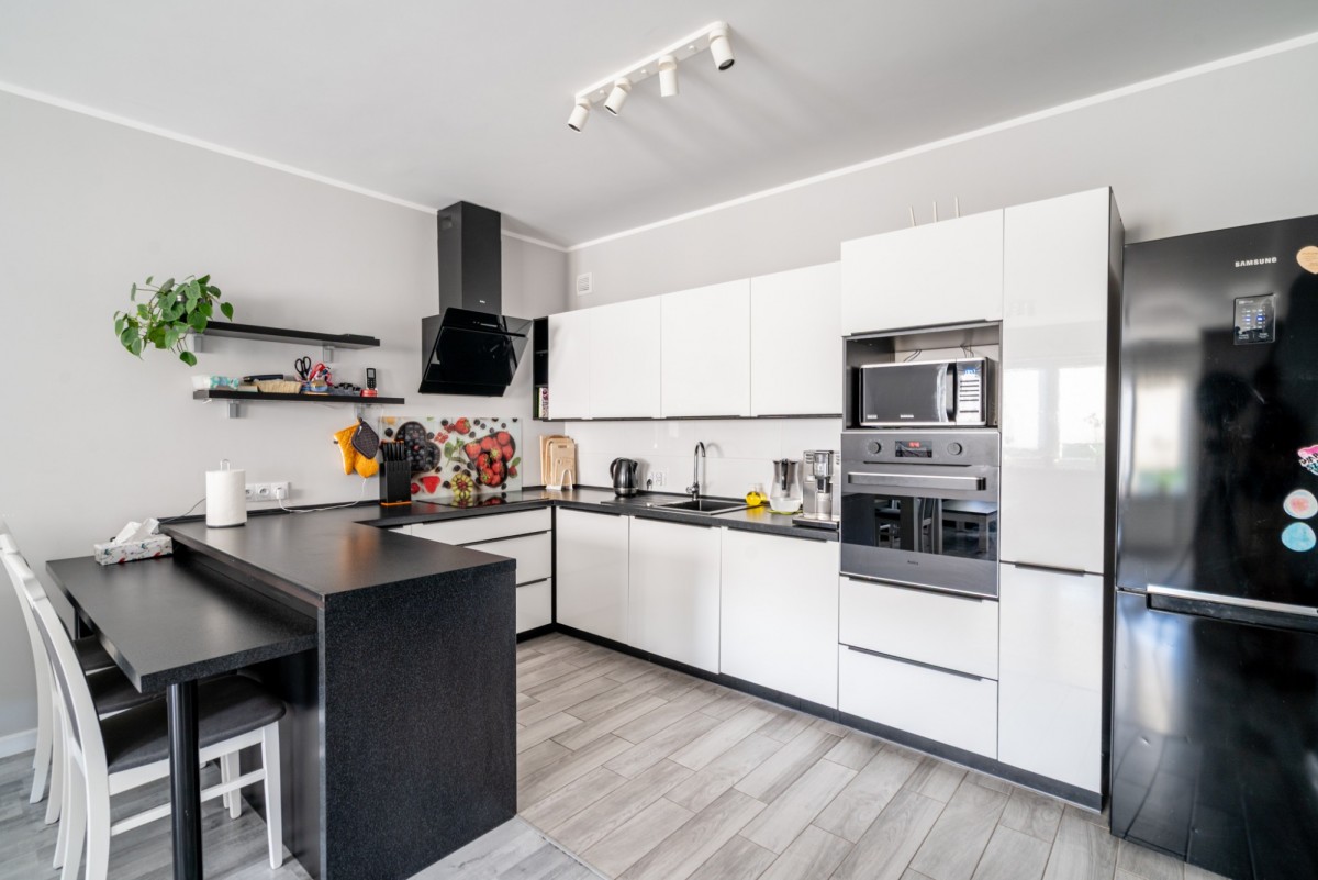 Квартира - 3 комнаты - 67 м² - ул. Лесная Кажмир