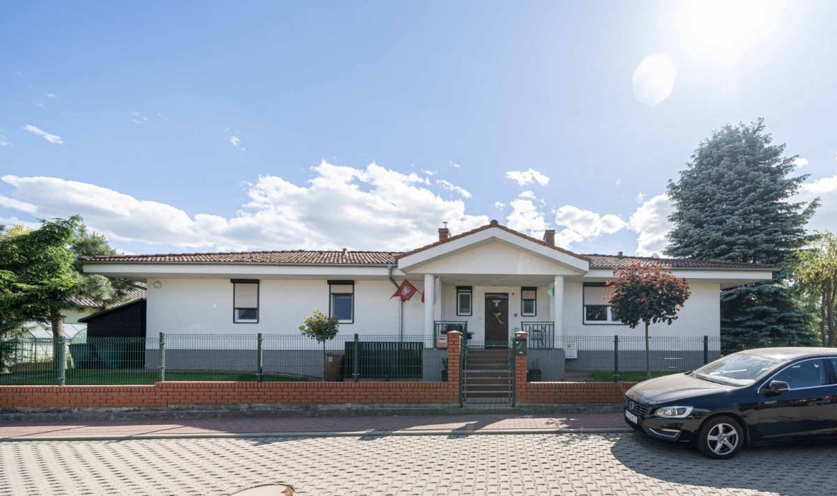 House - 4 rooms - 200 m² - Bukowa Street Walerianowo