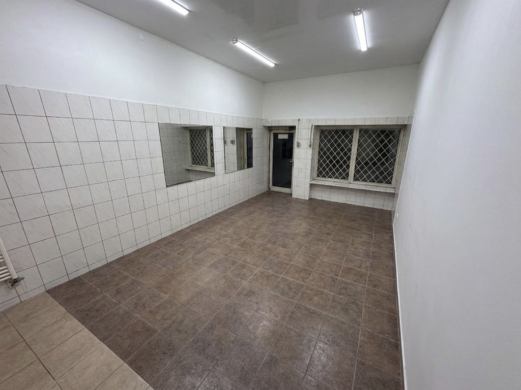 Locale commerciale in vendita, 38 m² — Łódź