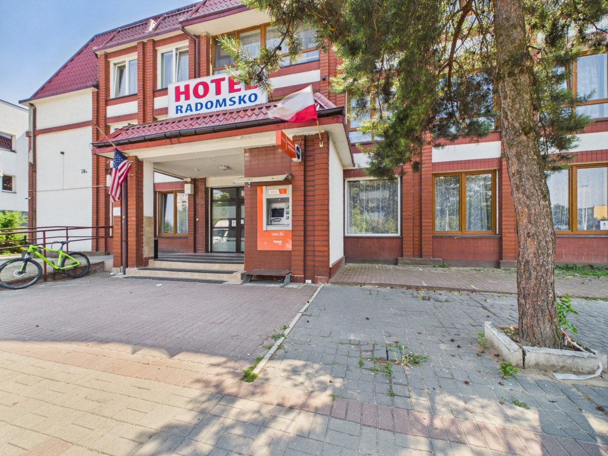 Obiekt - 36 pokoi - 1166 m² - ul. Piastowska Radomsko