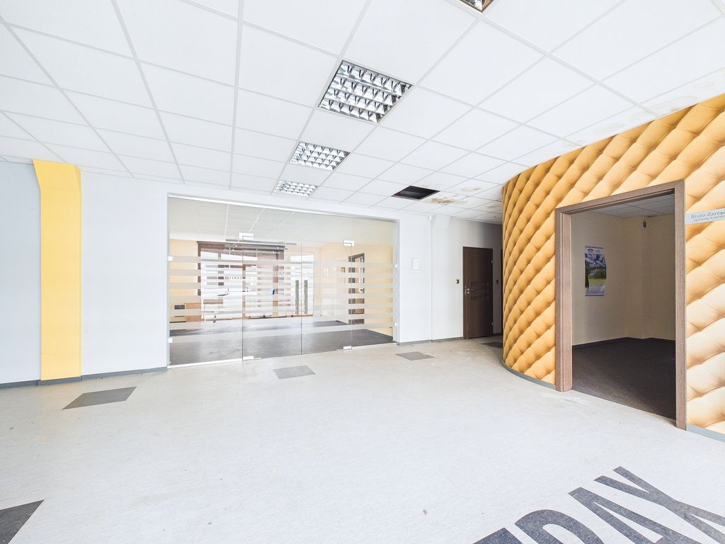 Lokal - 3058 m² - Dobrów