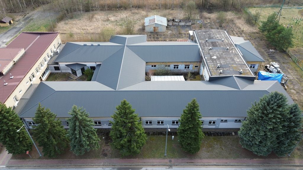 Lokal - 3058 m² - Dobrów