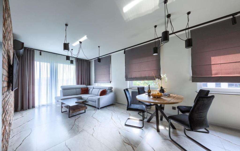 Stylish 3-Room Apartment in Śródmieście, 64 m²