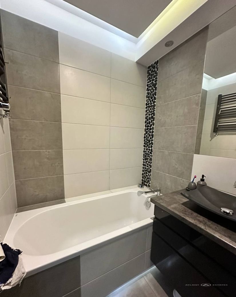 4 rooms | Air conditioning | Garage | Walk-in closet | Elevator | Klecina