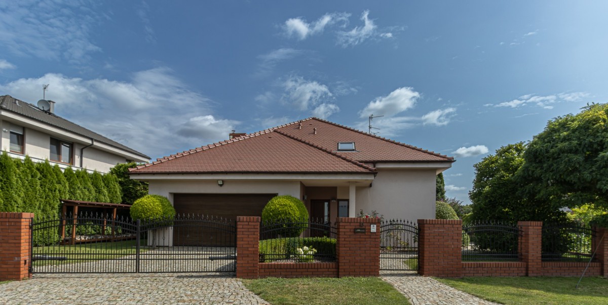 House - 7 rooms - 297 m² - Ananasowa Street Chyby