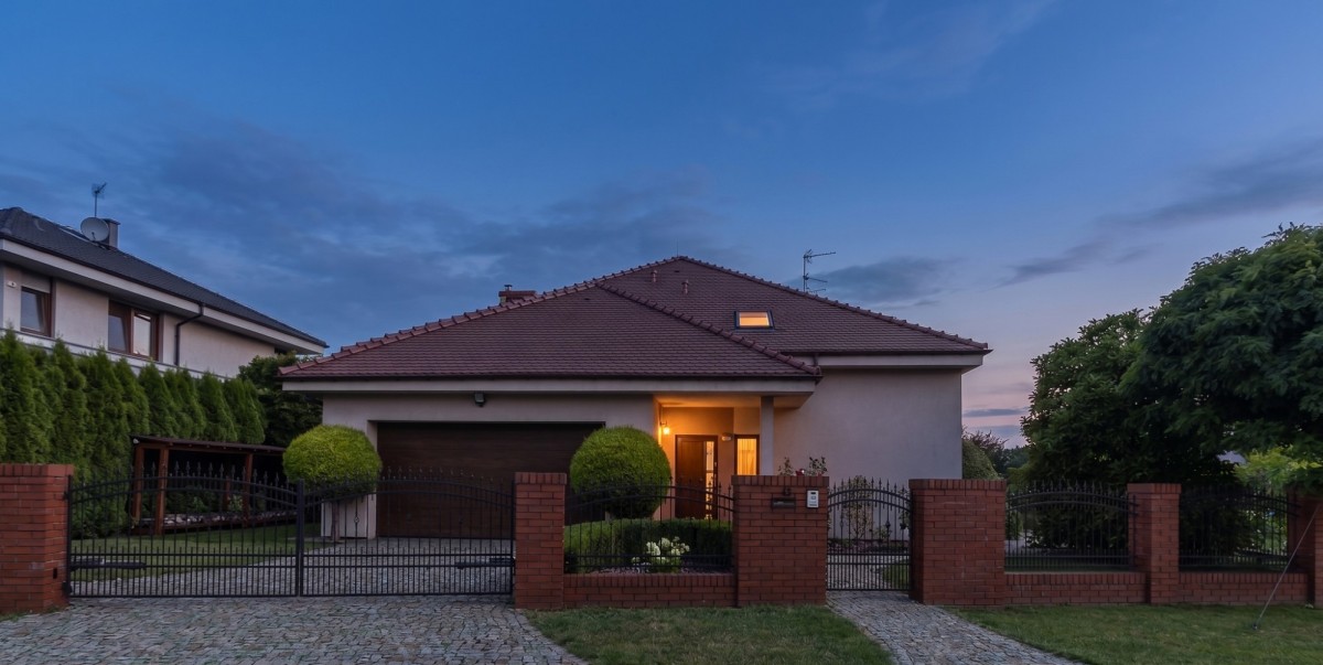 House - 7 rooms - 297 m² - Ananasowa Street Chyby
