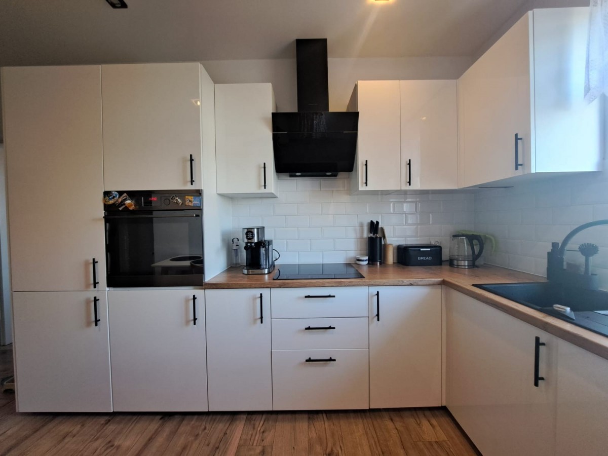 Mieszkanie - 4 pokoje - 82 m² - ul. Komuny Paryskiej Wołów
