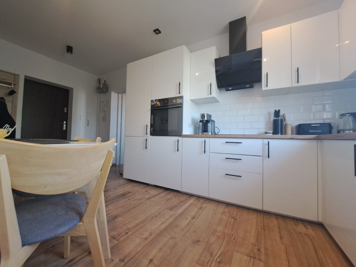 Mieszkanie - 4 pokoje - 82 m² - ul. Komuny Paryskiej Wołów