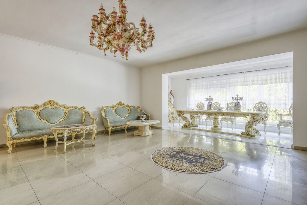House - 6 rooms - 229 m² - Stanisława Konarskiego St. Łomianki