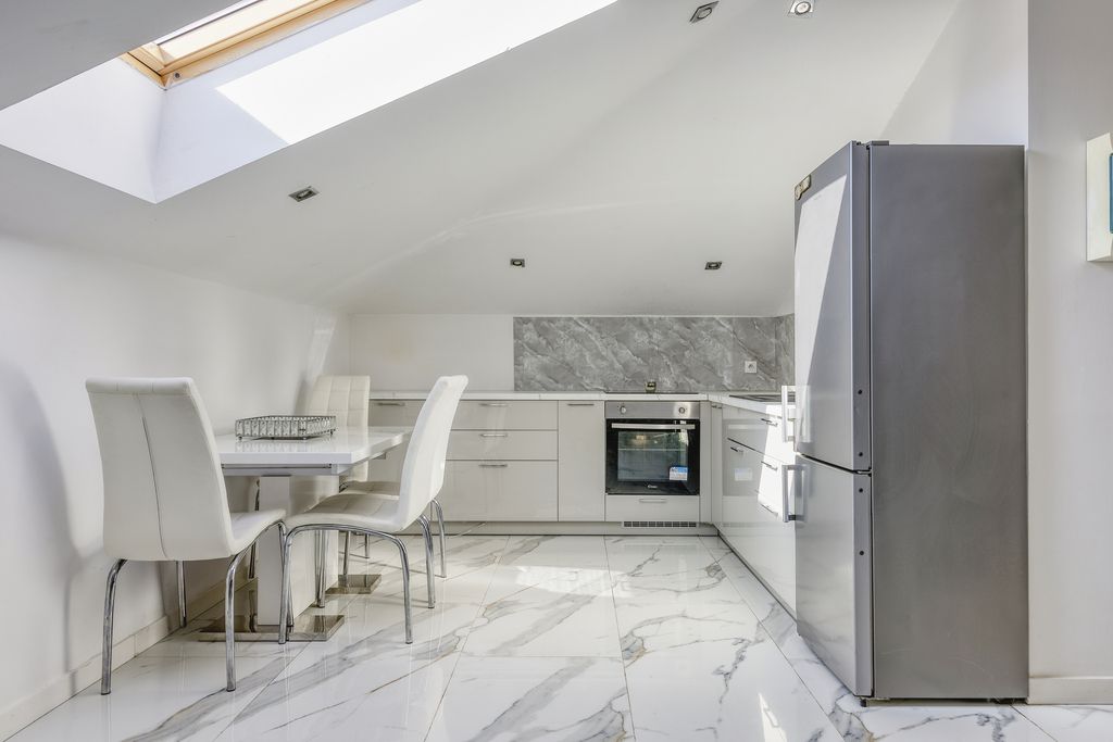 House - 6 rooms - 229 m² - Stanisława Konarskiego St. Łomianki