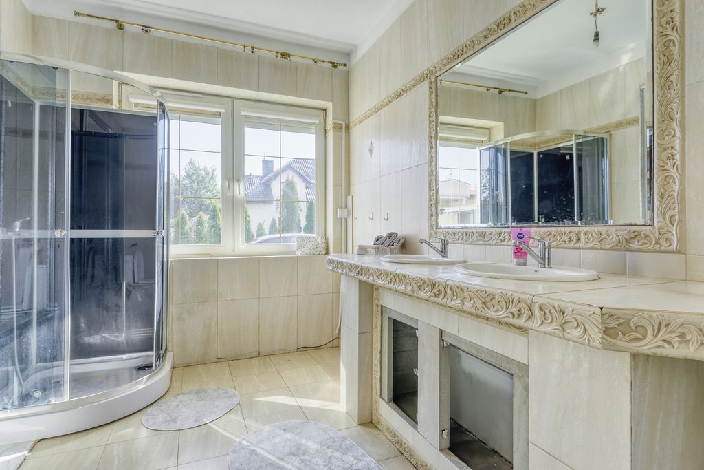 House - 6 rooms - 229 m² - Stanisława Konarskiego St. Łomianki