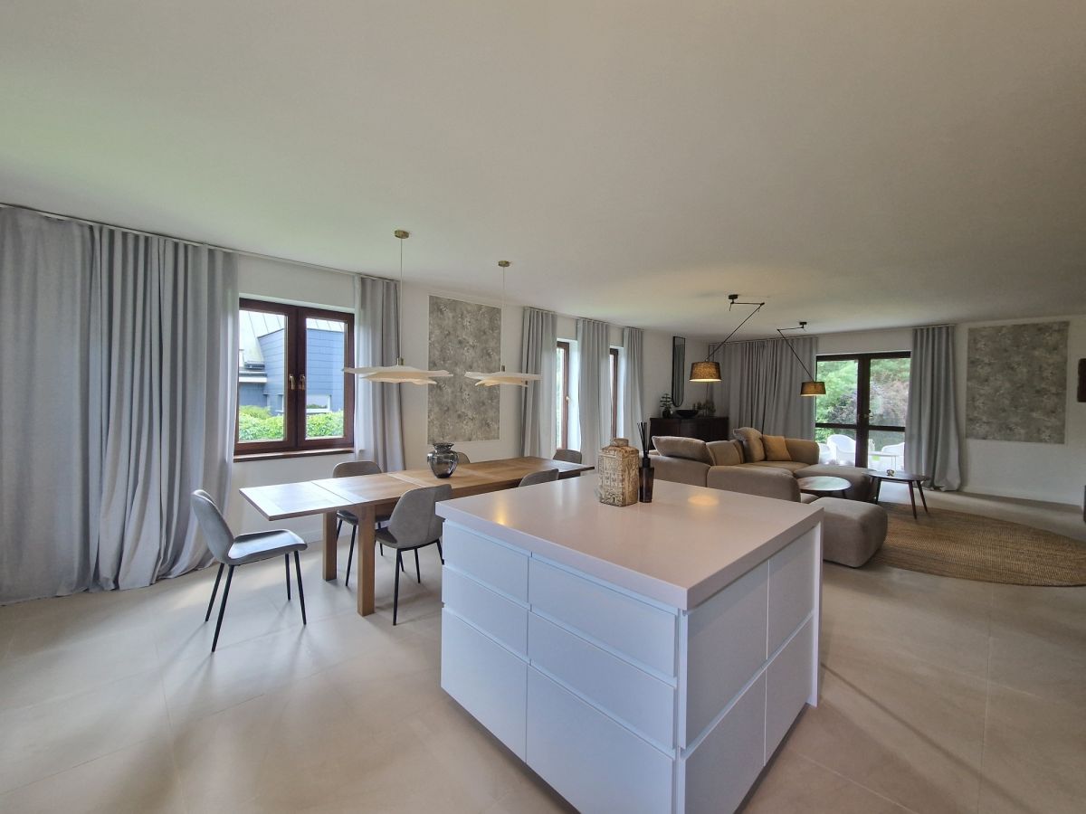 Будинок - 6 кімнат - 219 м² - вул. Grabowa Nasielsk