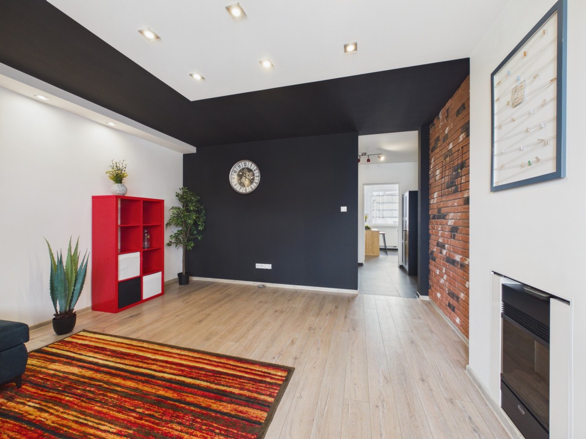 Квартира - 3 кімнати - 68 м² - вул. Саперів Тарновські Гури