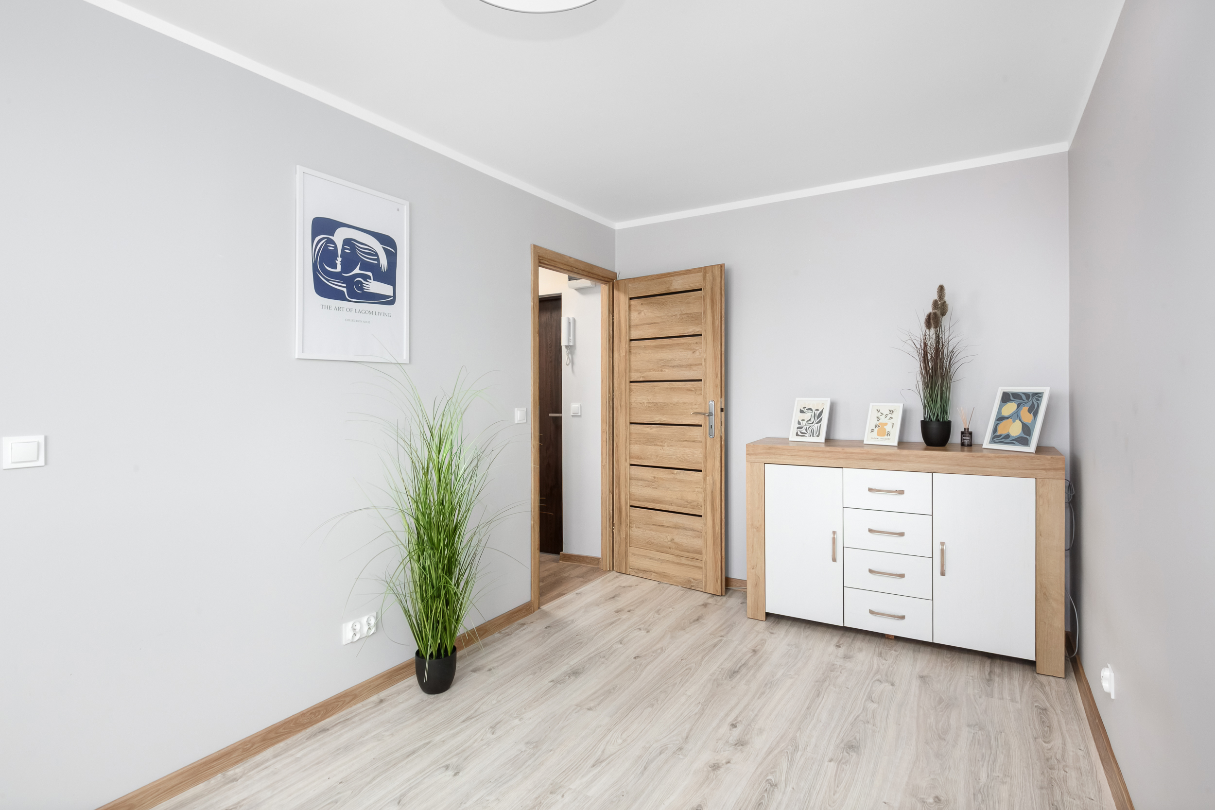  2 pokoje, Blisko Magnolii, Balkon, Winda, Dostępne od zaraz