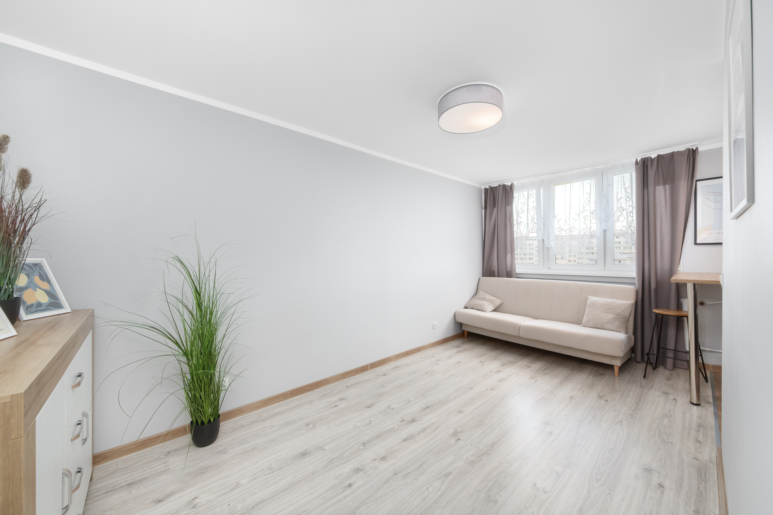  2 pokoje, Blisko Magnolii, Balkon, Winda, Dostępne od zaraz