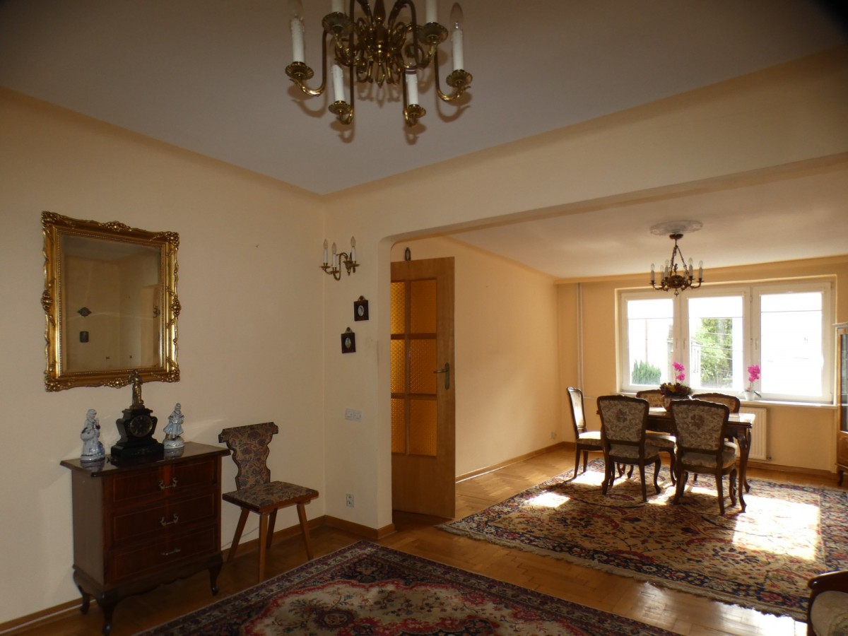 House - 4 rooms - 250 m² - al. Aleja Bzów Warsaw