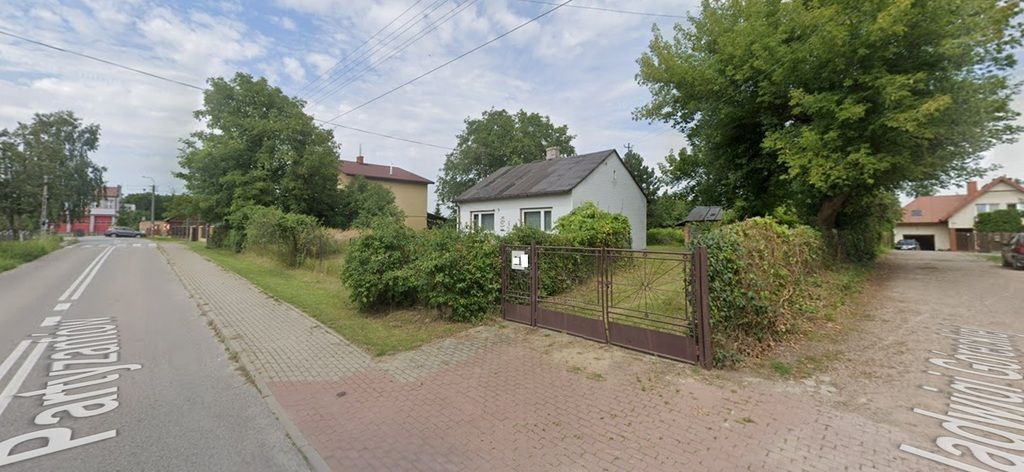 Участок - 2193 м² - ул. Партизантов Кампинос