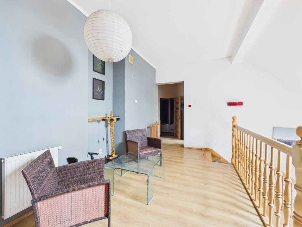 Квартира - 3 кімнати - 79 м² - —