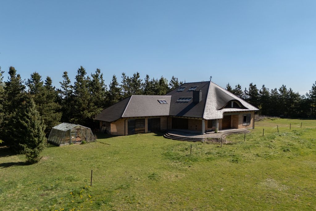 Будинок - 8 кімнат - 485 м² - вул. Паркова Садовице