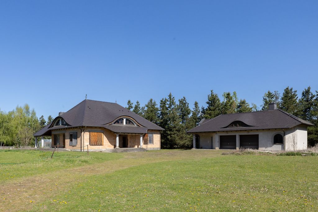 Будинок - 8 кімнат - 485 м² - вул. Паркова Садовице