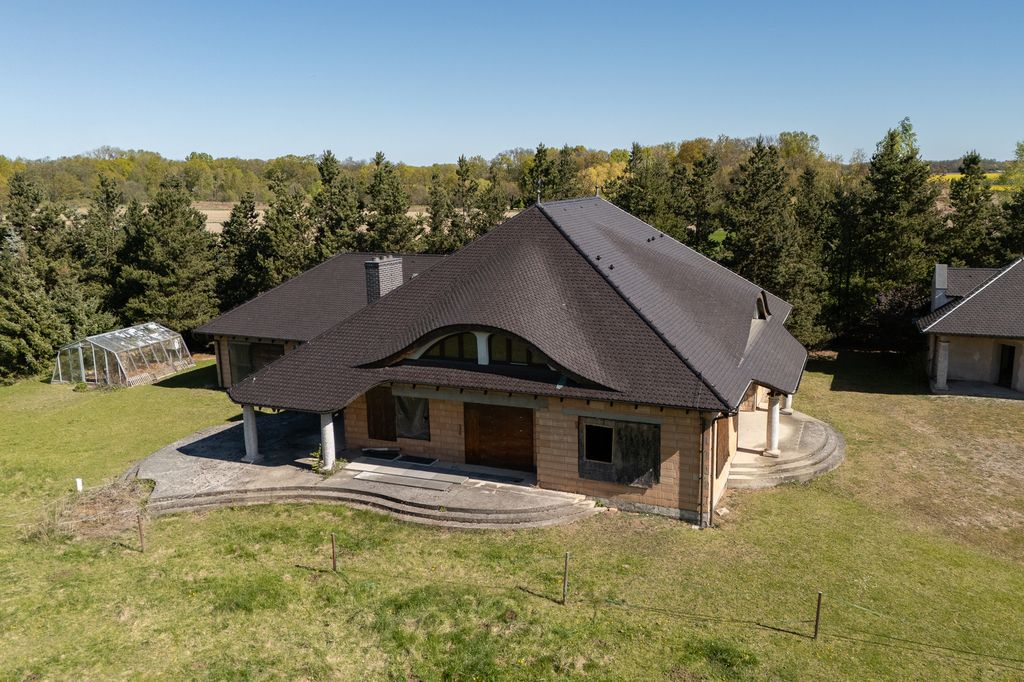 Будинок - 8 кімнат - 485 м² - вул. Паркова Садовице