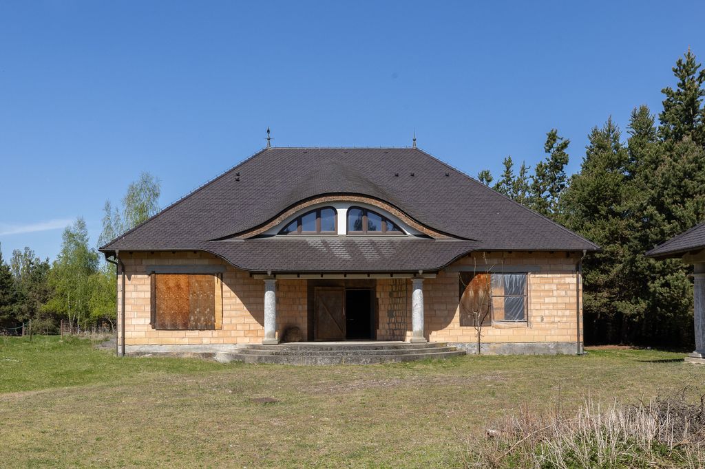 Будинок - 8 кімнат - 485 м² - вул. Паркова Садовице