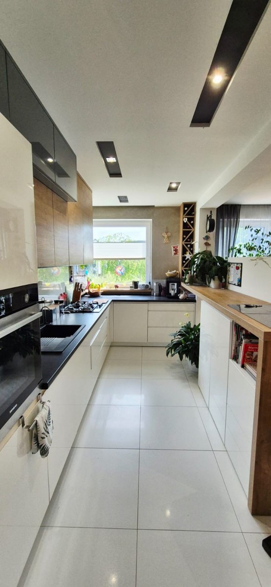 Будинок - 6 кімнат - 235 м² - вул. Łączkowa Czeladź