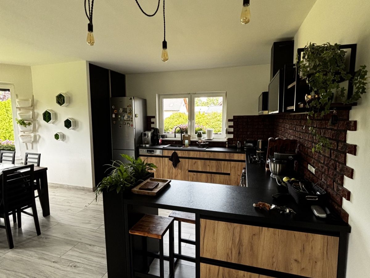 Haus - 6 Zimmer - 243 m² - Skrzynki