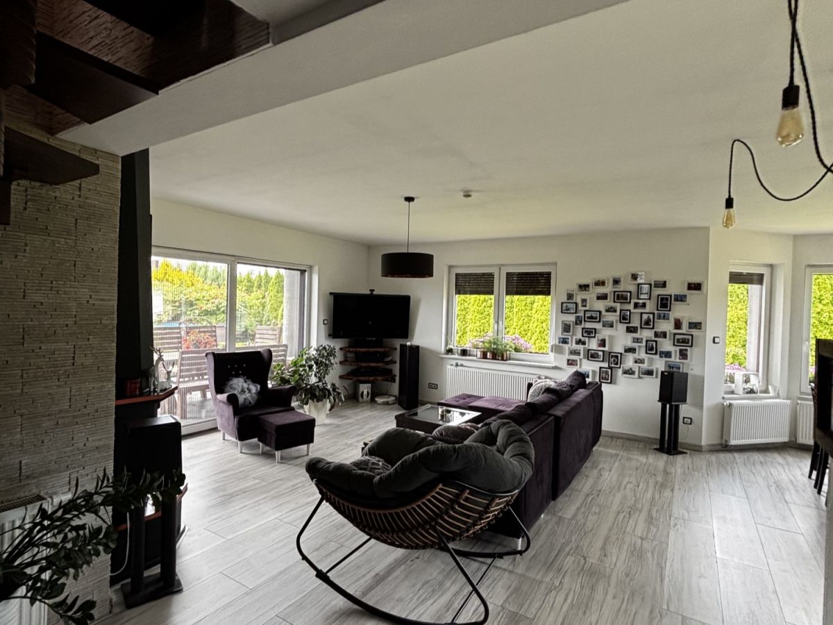 Haus - 6 Zimmer - 243 m² - Skrzynki