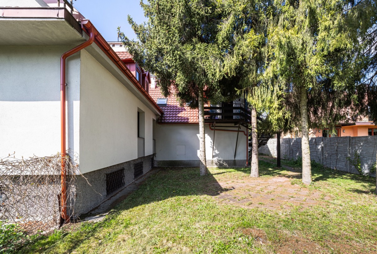 Dom - 9 pokoi - 520 m² - ul. Henryka Niewodniczańskiego Kraków Swoszowice