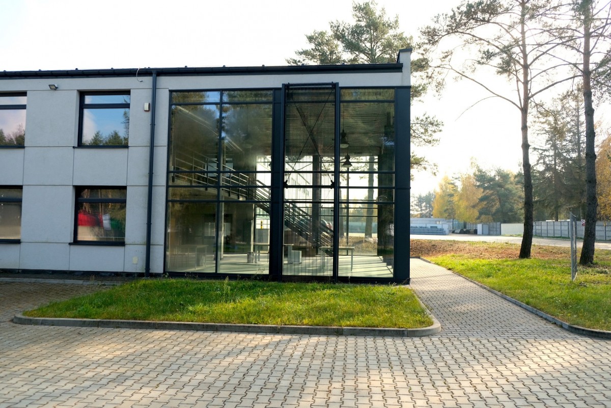 Objekt - 10 Zimmer - 2618 m² - Niwy Niwki Daleszyckie