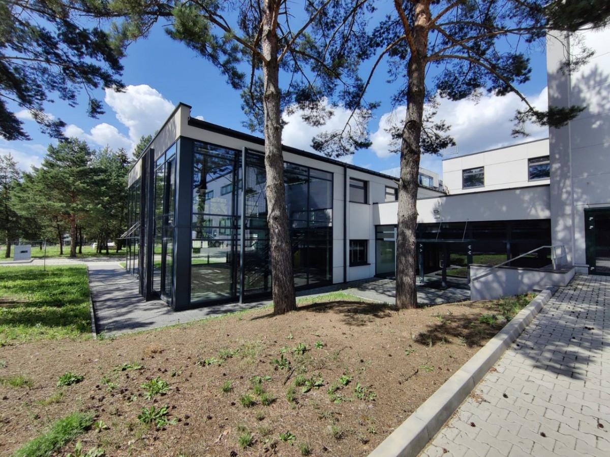 Objekt - 10 Zimmer - 2618 m² - Niwy Niwki Daleszyckie