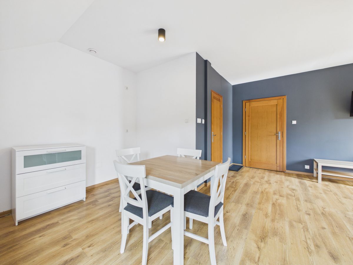 Квартира - 3 комнаты - 41 м² - ул. Острежницка Жарки