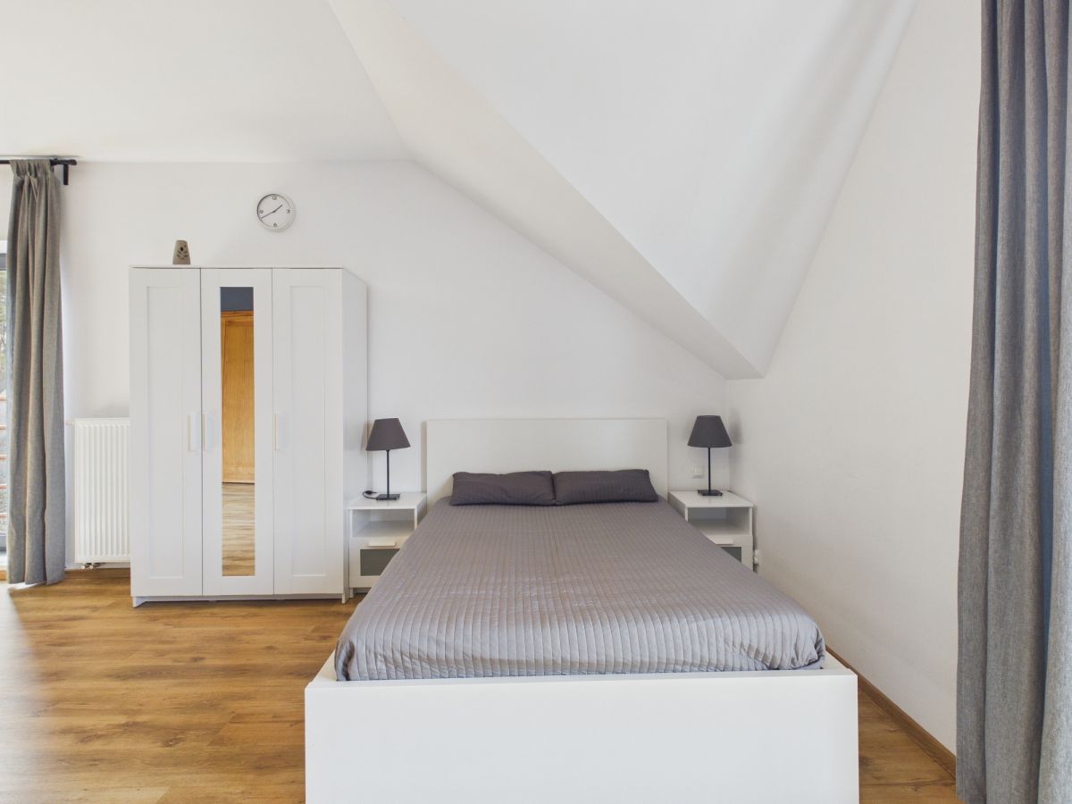 Квартира - 3 комнаты - 41 м² - ул. Острежницка Жарки