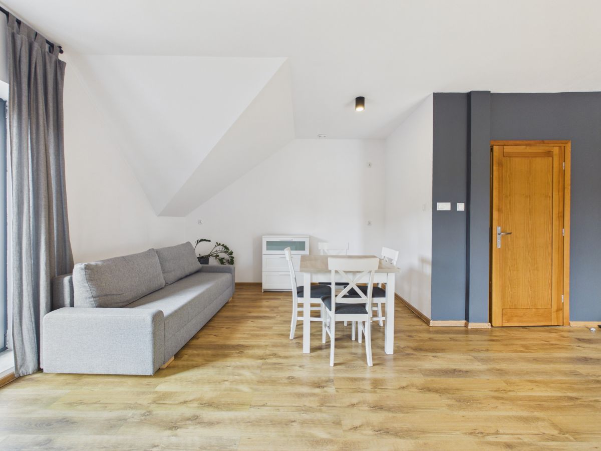 Квартира - 3 комнаты - 41 м² - ул. Острежницка Жарки