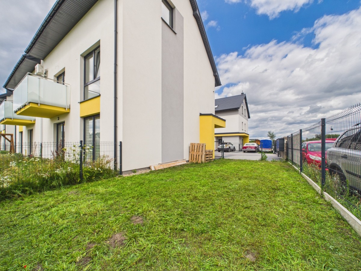 Квартира - 6 кімнат - 121 м² - вул. Квітуча Радзимін