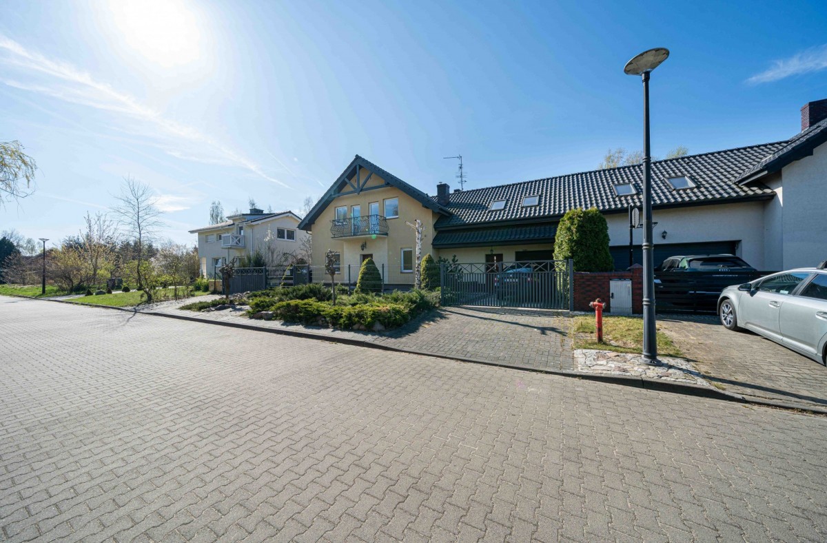 Будинок - 240 м² - вул. Jarząbkowa Przeźmierowo