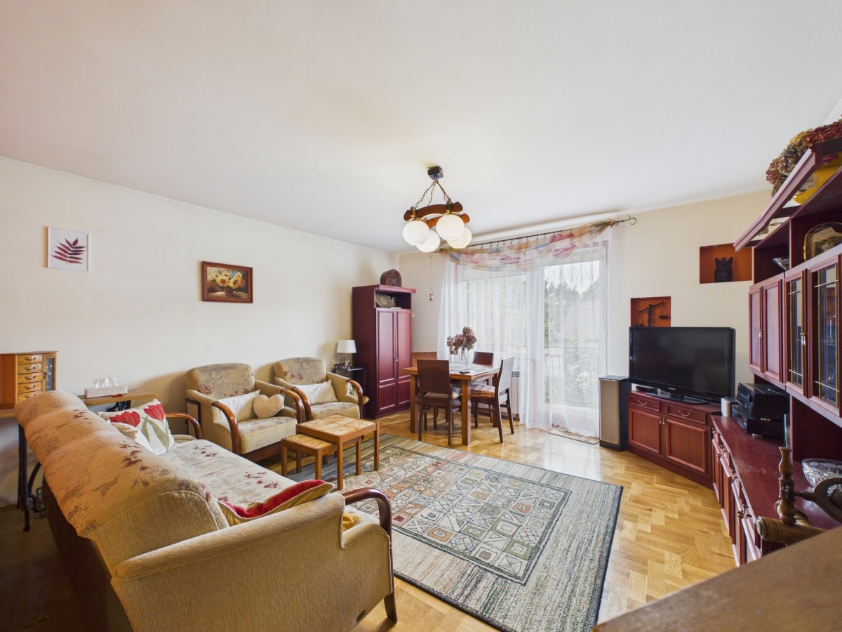 Haus - 8 Zimmer - 260 m² - Str. Zaciszna Gomunice