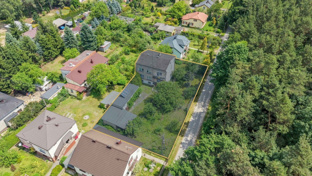 Haus - 8 Zimmer - 260 m² - Str. Zaciszna Gomunice