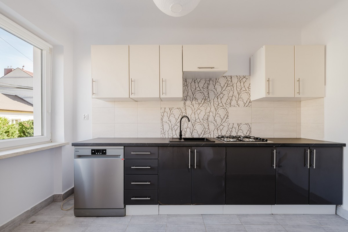 Oggetto - 10 camere - 105 m² - via Nike Varsavia Włochy Nowe Włochy