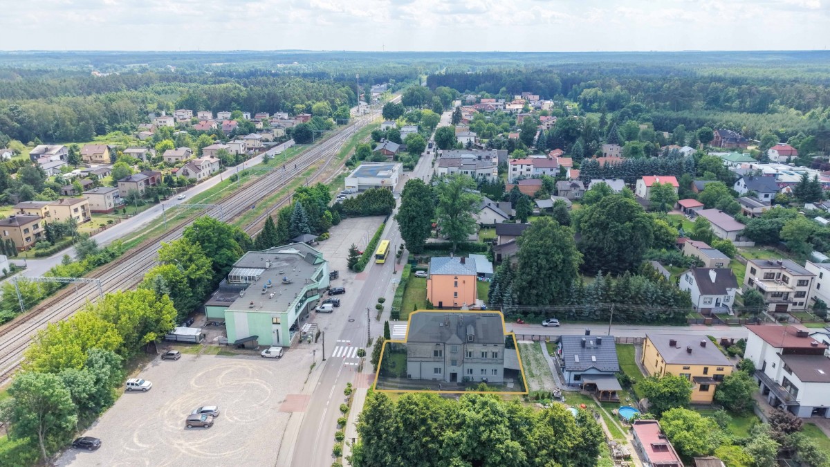 Casa - 10 habitaciones - 382 m² - c. Wojska Polskiego Gomunice