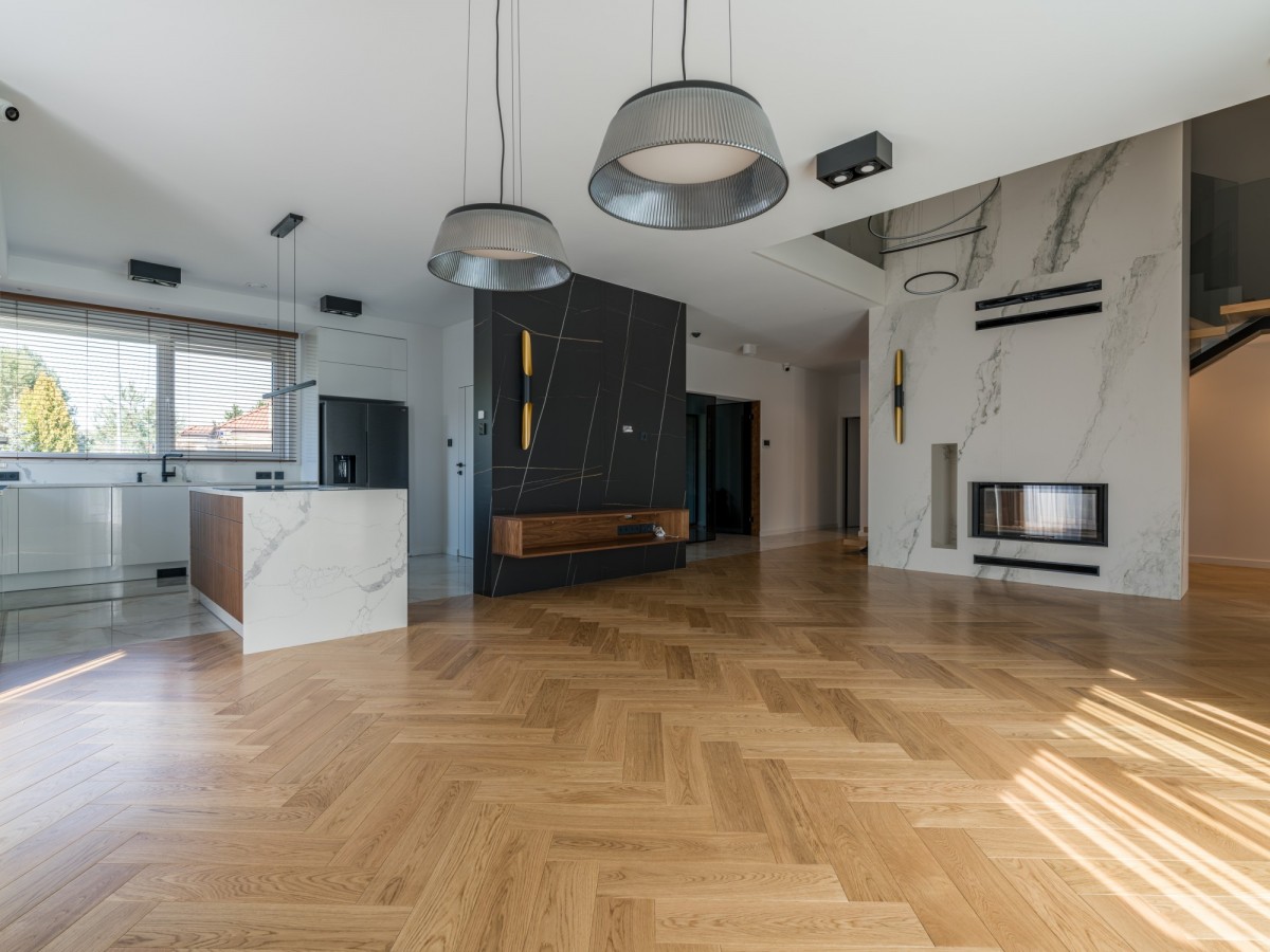 Casa - 6 habitaciones - 217 m² - c. Narcyzowa Kanie Helenówek