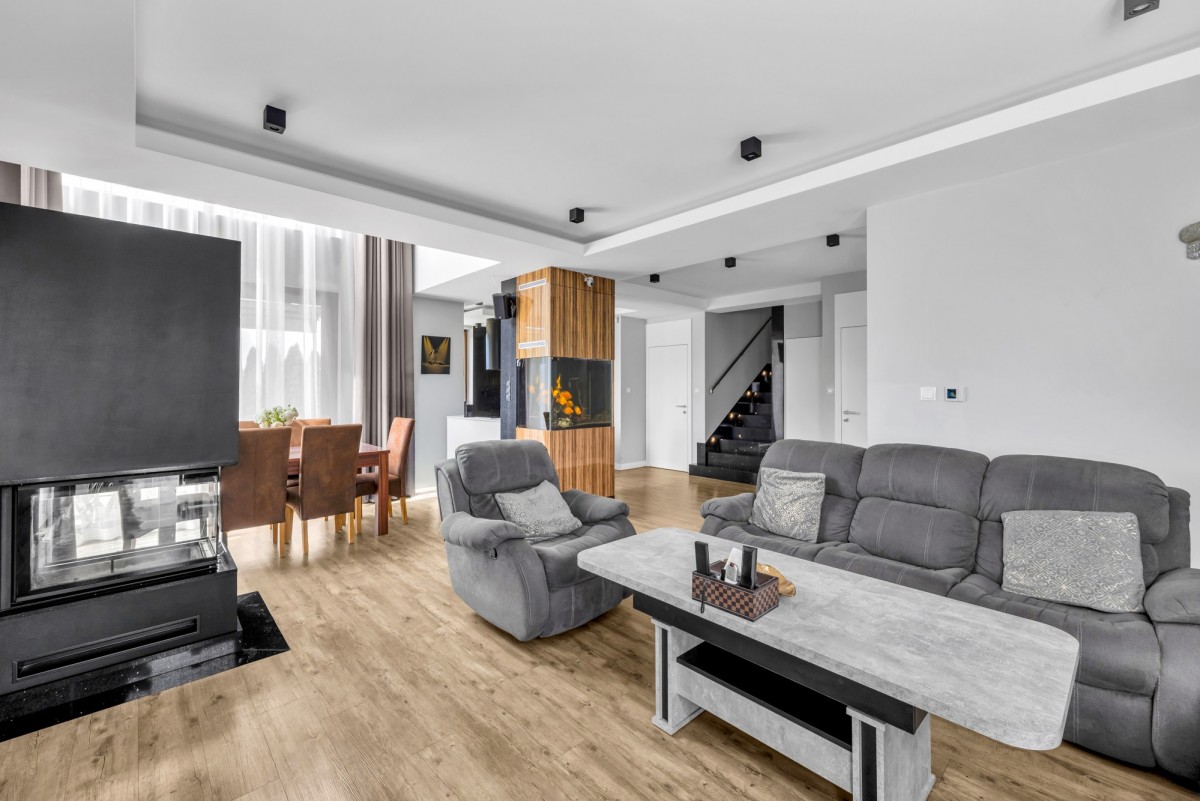 Haus - 5 Zimmer - 278 m² - Wąska Straße Jawczyce